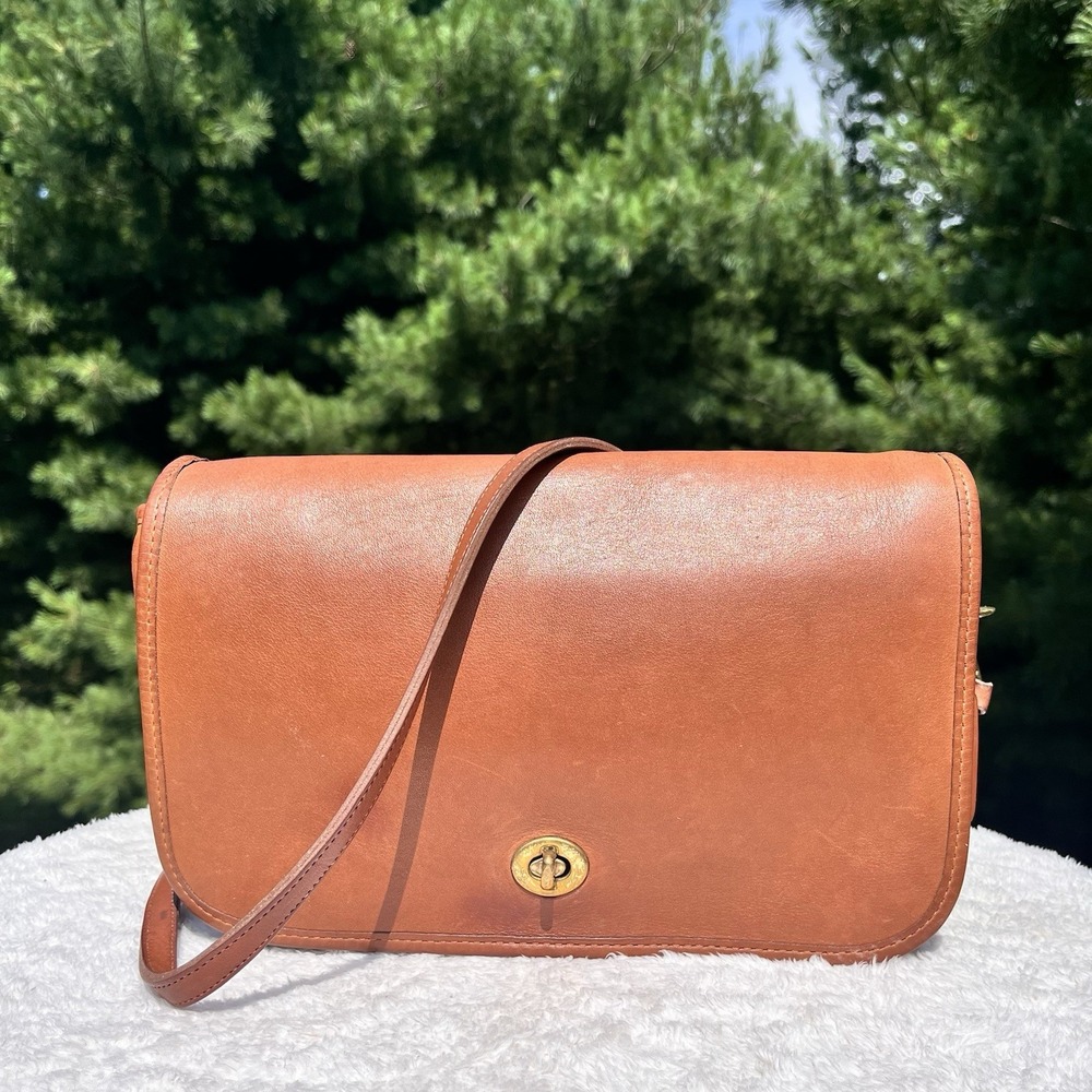 Vintage Coach Convertible Clutch Saddle Leather Brass Turnlock Shoulder Bag USA